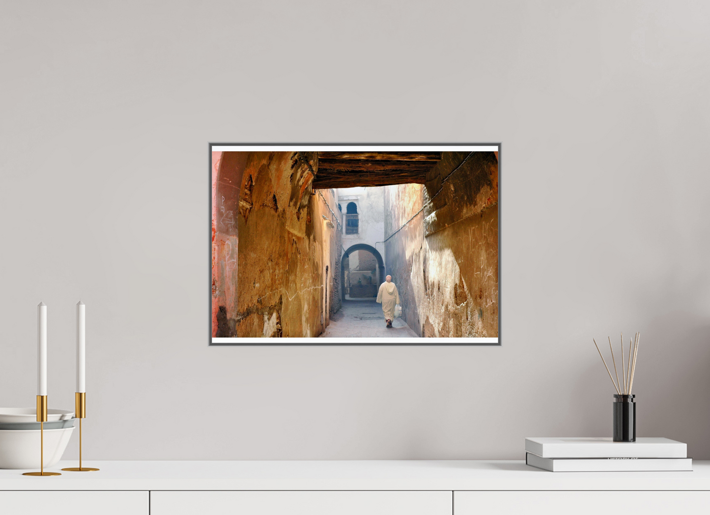 43,6 x 30 cm, Art Box 50 mm - Aluminium Rahmen - Foto-Abzug hinter Acrylglas - printed and designed by Whitewall The Souks of Marrakech - Hidden in the Medina; Fine Art Photo Print under Acrylic Glass