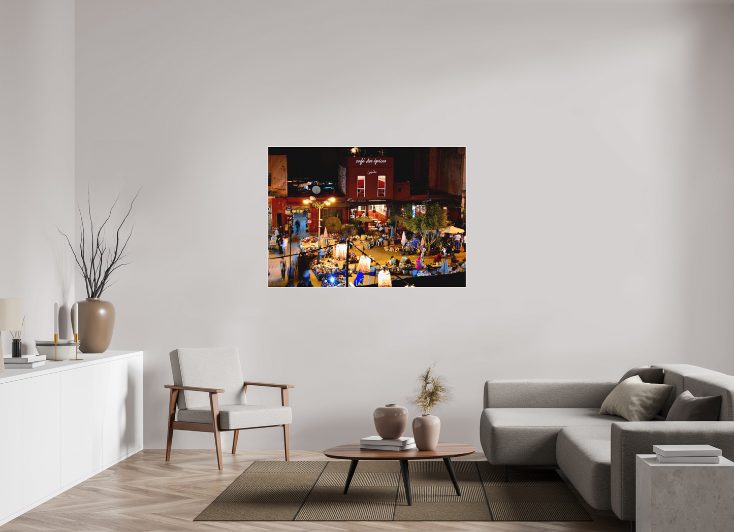 140,9 x 100 cm, Foto Abzug hinter Acrylglas Matt; Art Box aus Massivholz 4 mm Ahorn weiß Place des Epices Marrakech at Night; Smalll, hidden Market square in the Souks of Marrakech Medina, Photo by Jörg Schleenbecker; Copyright 2025