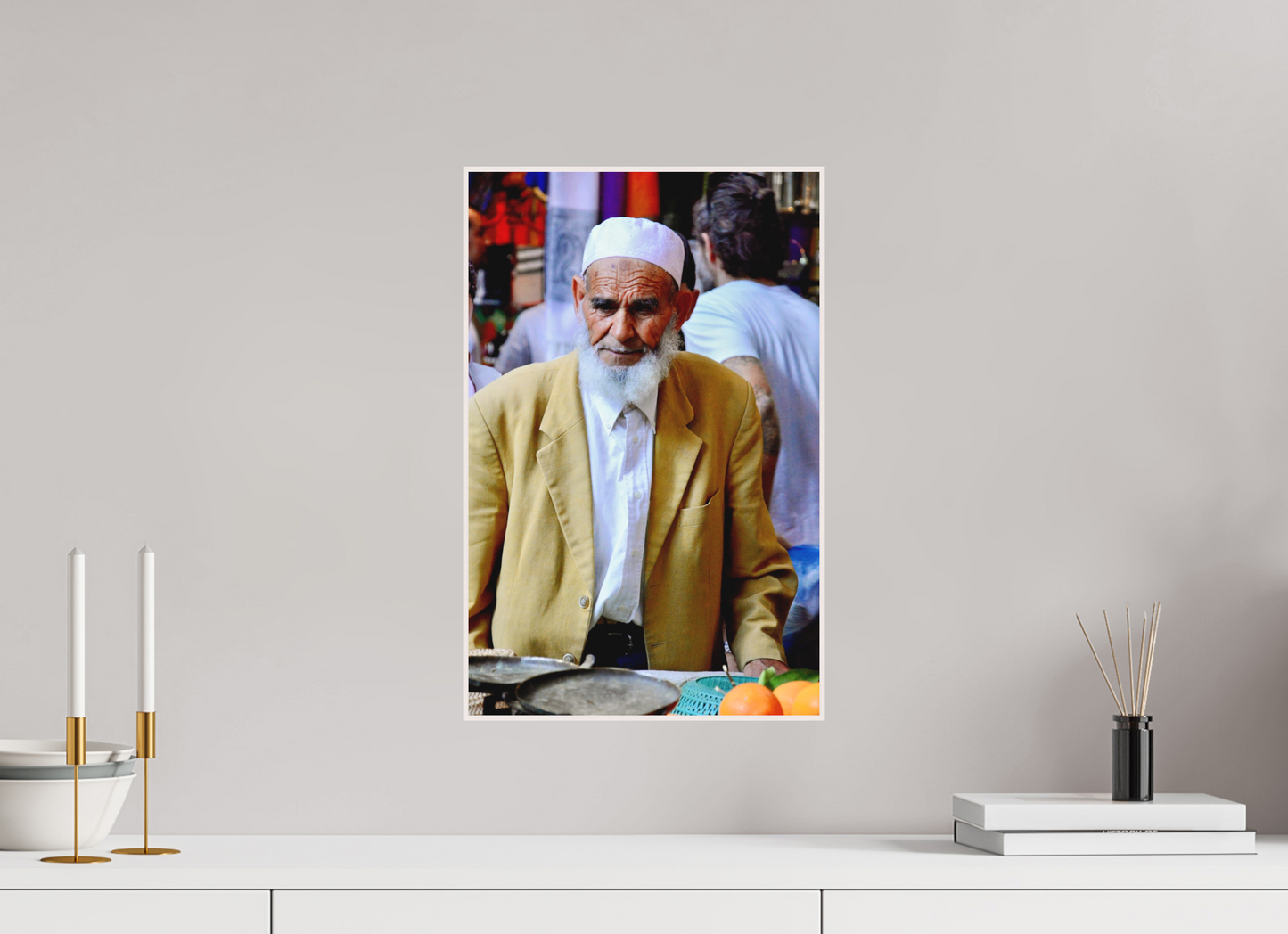 30 x 46,4 cm, Foto Abzug hinter Acrylglas Matt; Art Box aus Massivholz 4 mm Ahorn weiß Old Berber Man in the Souks of Marrakech - Fine Art Photo Print under Acrylic Glass; Art Box Frame, White Maple Wood, 50 mm